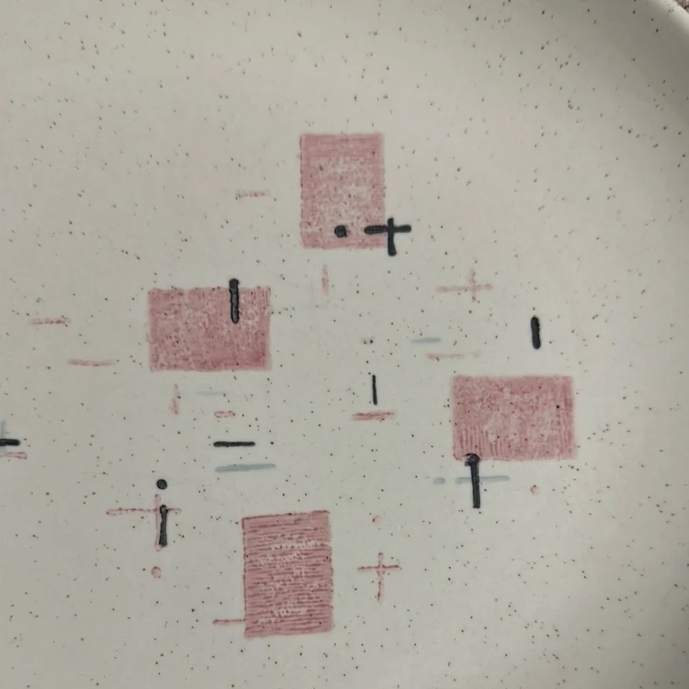 VTG Vernon Ware by Metlox Pink Geometric Pattern Plate - Picture 3 of 9